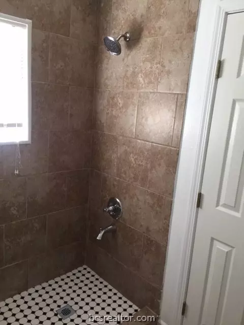 601 E 22nd St, Bryan, TX 77803 photo 6