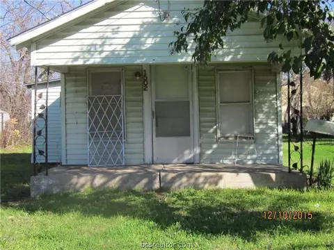 1502 N Sandy Point Rd N, Bryan, TX 77803 photo 1
