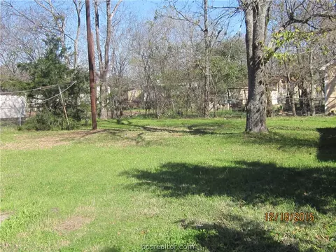 1502 N Sandy Point Rd N, Bryan, TX 77803 photo 2