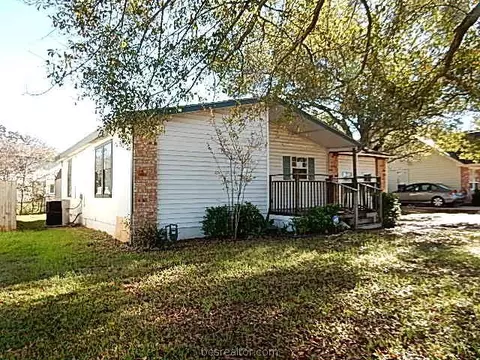 3304 Timberline Dr, Bryan, TX 77803 photo 2