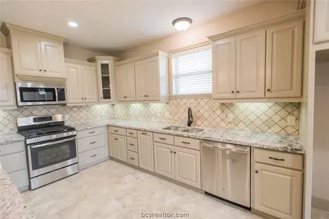3053 Embers, Bryan, TX 77808 photo 12
