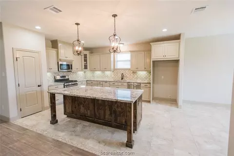 3053 Embers, Bryan, TX 77808 photo 11