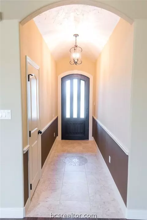 3055 Embers Loop, Bryan, TX 77808 photo 3