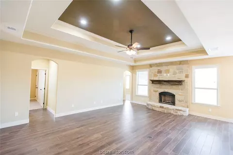 3055 Embers Loop, Bryan, TX 77808 photo 4