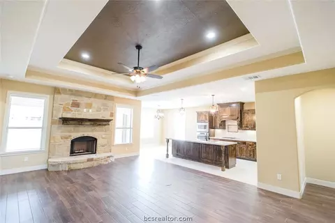 3055 Embers Loop, Bryan, TX 77808 photo 5