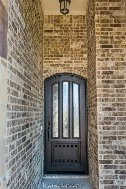 3055 Embers Loop, Bryan, TX 77808 photo 2