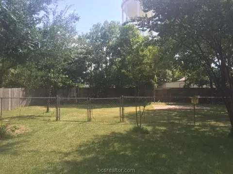 3606 Cavitt Ave, Bryan, TX 77801 photo 8