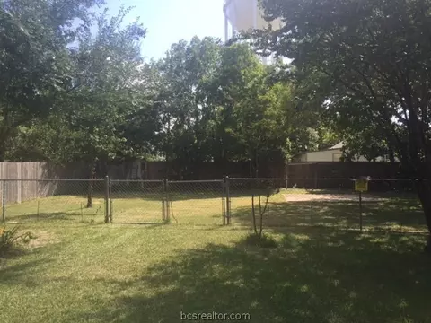 3606 Cavitt Ave, Bryan, TX 77801 photo 9
