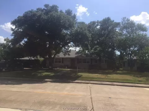 3606 Cavitt Ave, Bryan, TX 77801 photo 3
