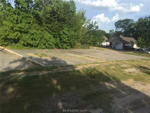 1112 E 23rd St, Bryan, TX 77803 photo 3