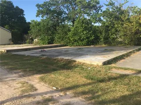 1112 E 23rd St, Bryan, TX 77803 photo 4