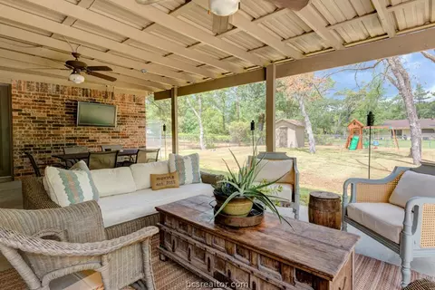 404 Tee Dr, Bryan, TX 77801 photo 18