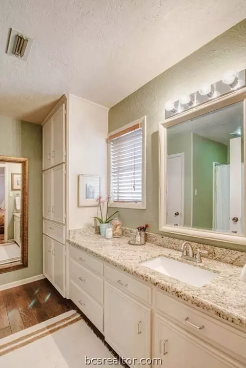 404 Tee Dr, Bryan, TX 77801 photo 14