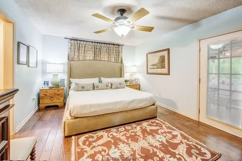 404 Tee Dr, Bryan, TX 77801 photo 9