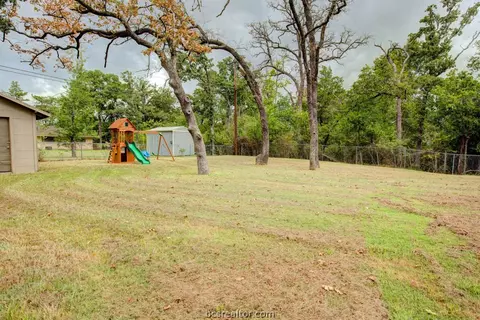 404 Tee Dr, Bryan, TX 77801 photo 20
