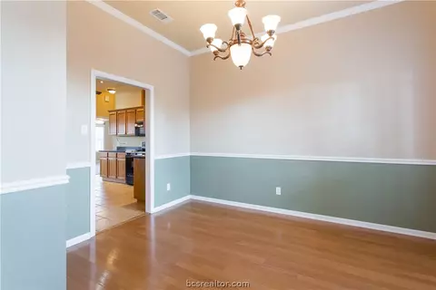 4911 Park Hampton Dr, Bryan, TX 77802 photo 7