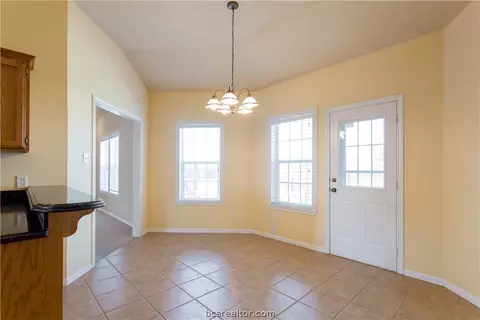4911 Park Hampton Dr, Bryan, TX 77802 photo 12