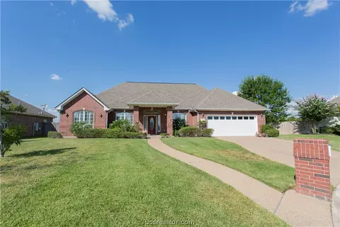 4911 Park Hampton Dr, Bryan, TX 77802 photo 2