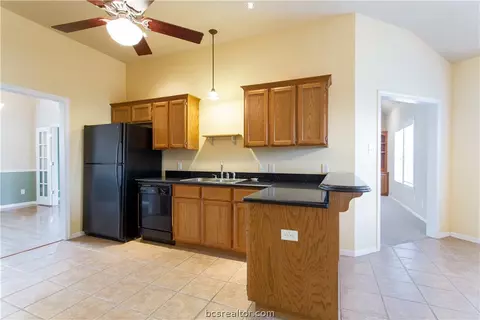 4911 Park Hampton Dr, Bryan, TX 77802 photo 10