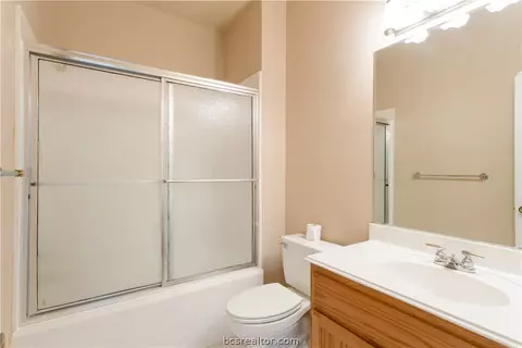 4911 Park Hampton Dr, Bryan, TX 77802 photo 25