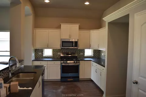 3062 Positano Loop, Bryan, TX 77808 photo 5