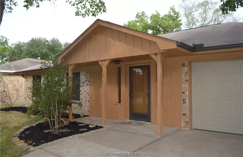 1713 Luza St, Bryan, TX 77802 photo 1