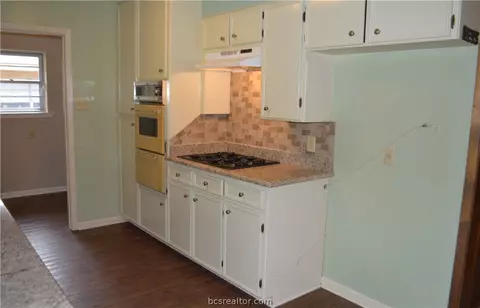 1713 Luza St, Bryan, TX 77802 photo 8