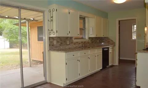1713 Luza St, Bryan, TX 77802 photo 9