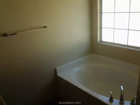 2108 Forge Hill Rd, Bryan, TX 77801 photo 5
