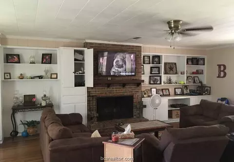 704 E 11th St, Cameron, TX 76520 photo 10