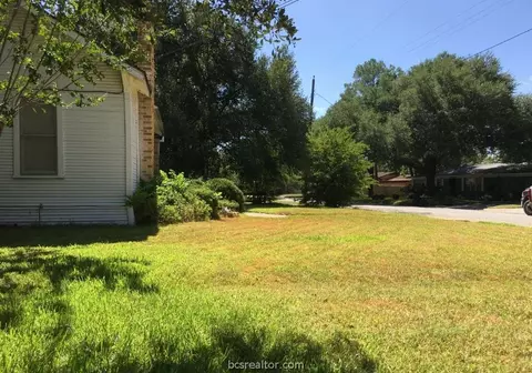 704 E 11th St, Cameron, TX 76520 photo 25