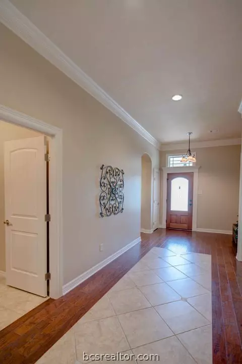 2929 Ambrose Dr, Bryan, TX 77808 photo 5
