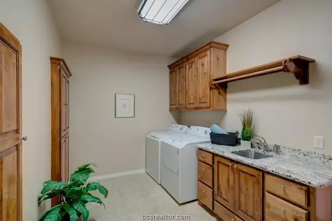 2929 Ambrose Dr, Bryan, TX 77808 photo 21