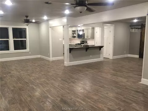 411 May St, Bryan, TX 77802 photo 4
