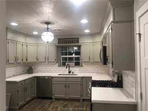 411 May St, Bryan, TX 77802 photo 3