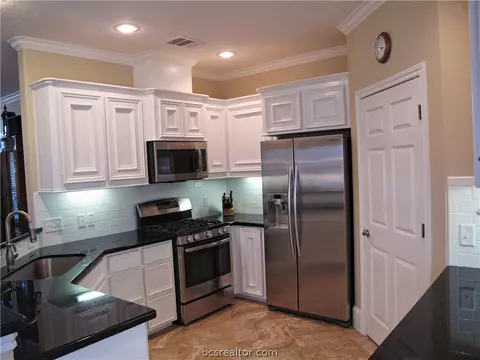 3403 Broadmoor Dr, Bryan, TX 77802 photo 5