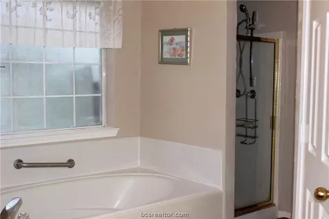 6206 Queenslock Cir, Bryan, TX 77802 photo 10