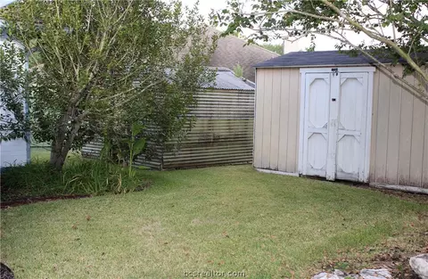 6206 Queenslock Cir, Bryan, TX 77802 photo 17