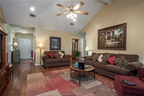 4100 Chamberlain Cir, Bryan, TX 77802 photo 4