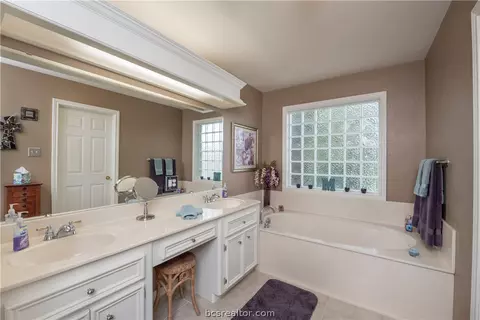 4100 Chamberlain Cir, Bryan, TX 77802 photo 12
