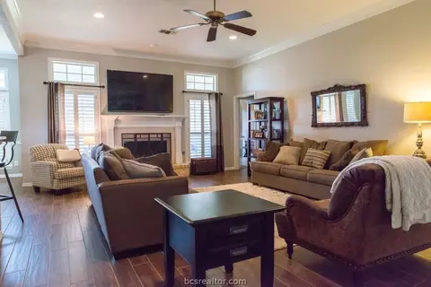 2107 Williams Way, Bryan, TX 77808 photo 3