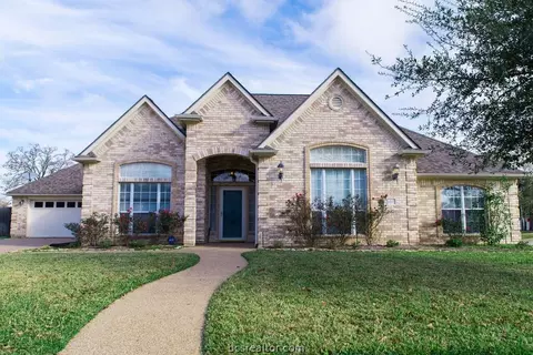 2107 Williams Way, Bryan, TX 77808 photo 2