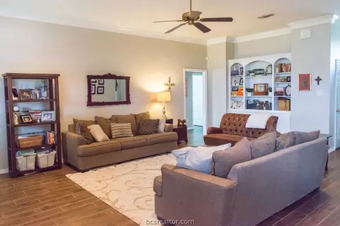 2107 Williams Way, Bryan, TX 77808 photo 5