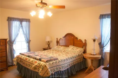 208 E 15th St, Cameron, TX 76520 photo 11