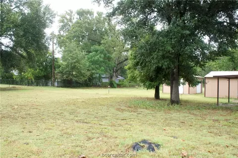 208 E 15th St, Cameron, TX 76520 photo 17
