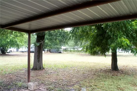 208 E 15th St, Cameron, TX 76520 photo 16