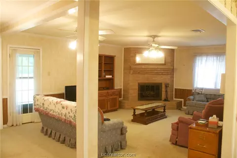 208 E 15th St, Cameron, TX 76520 photo 6