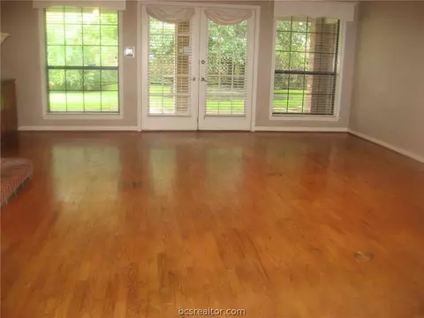 4717 Williamsburg Dr, Bryan, TX 77802 photo 12