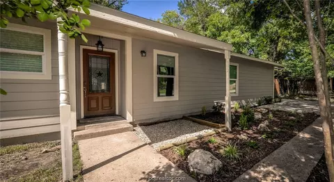 1113 E 27th St, Bryan, TX 77803 photo 3