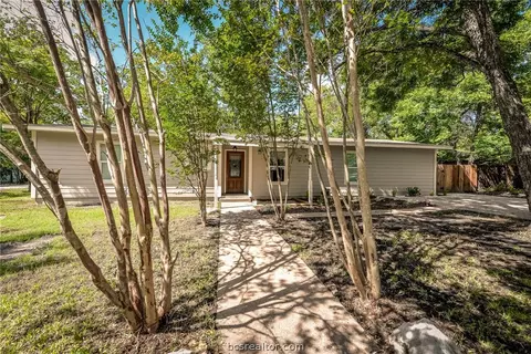 1113 E 27th St, Bryan, TX 77803 photo 2